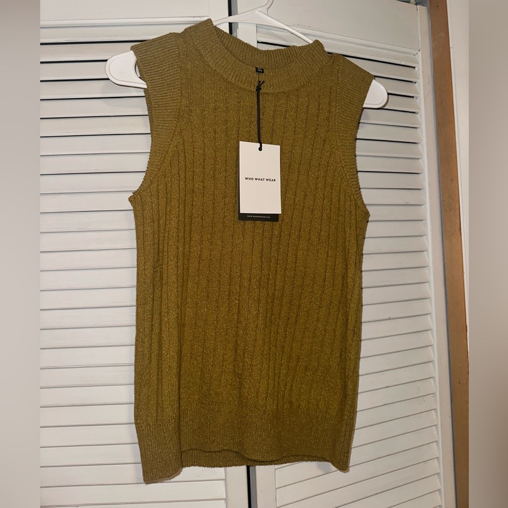 Who What Wear, Medium brand new mustard colored sweater tank.